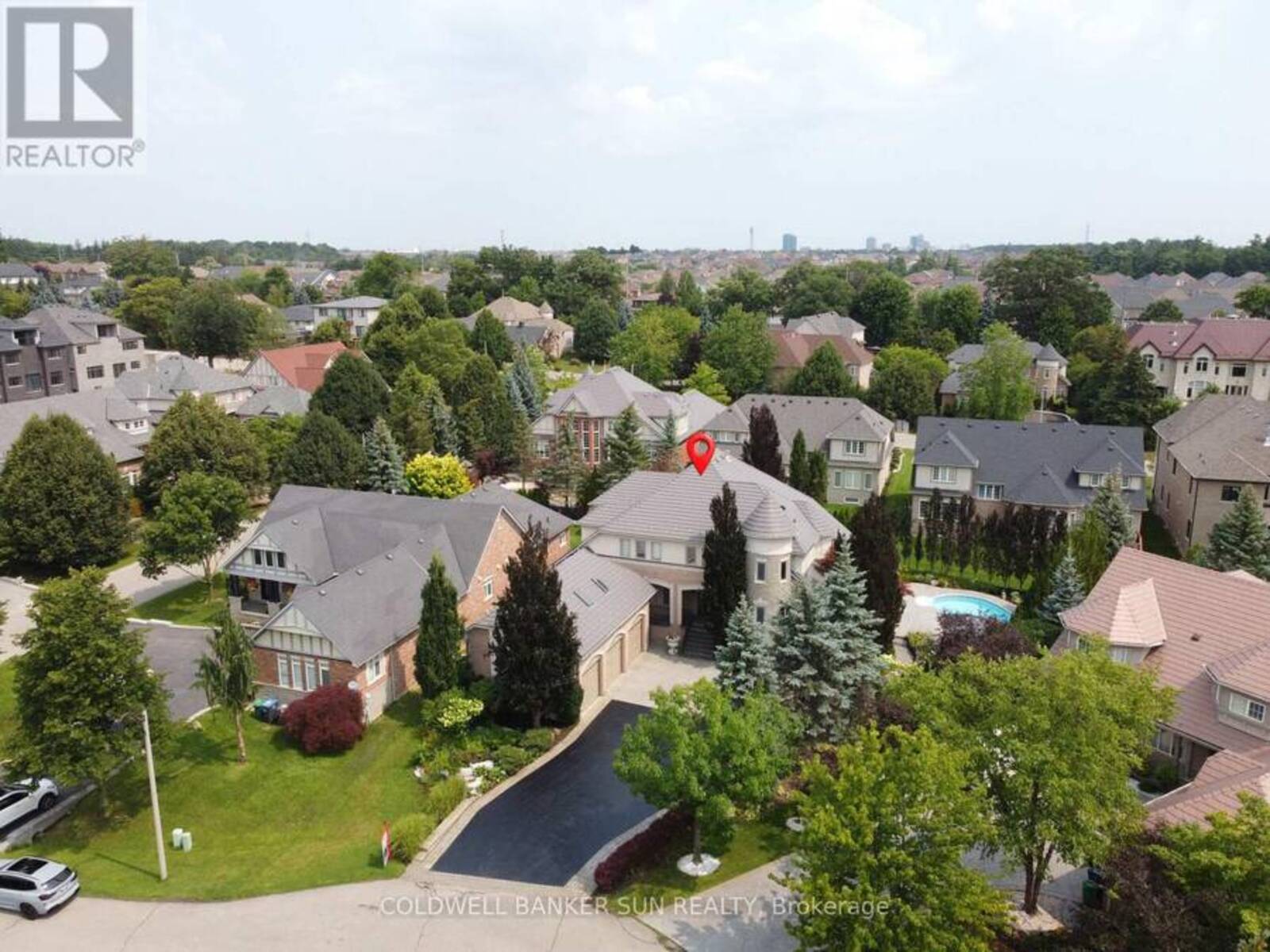10 PRIDE COURT, Brampton, Ontario L6Y 5H3