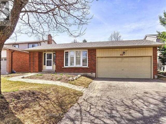 44 RUTLEDGE AVENUE Newmarket Ontario, L3Y 5T4 - Property For Sale