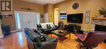 110 MONCK SQUARE | Deep River Ontario | Slide Image Thirteen