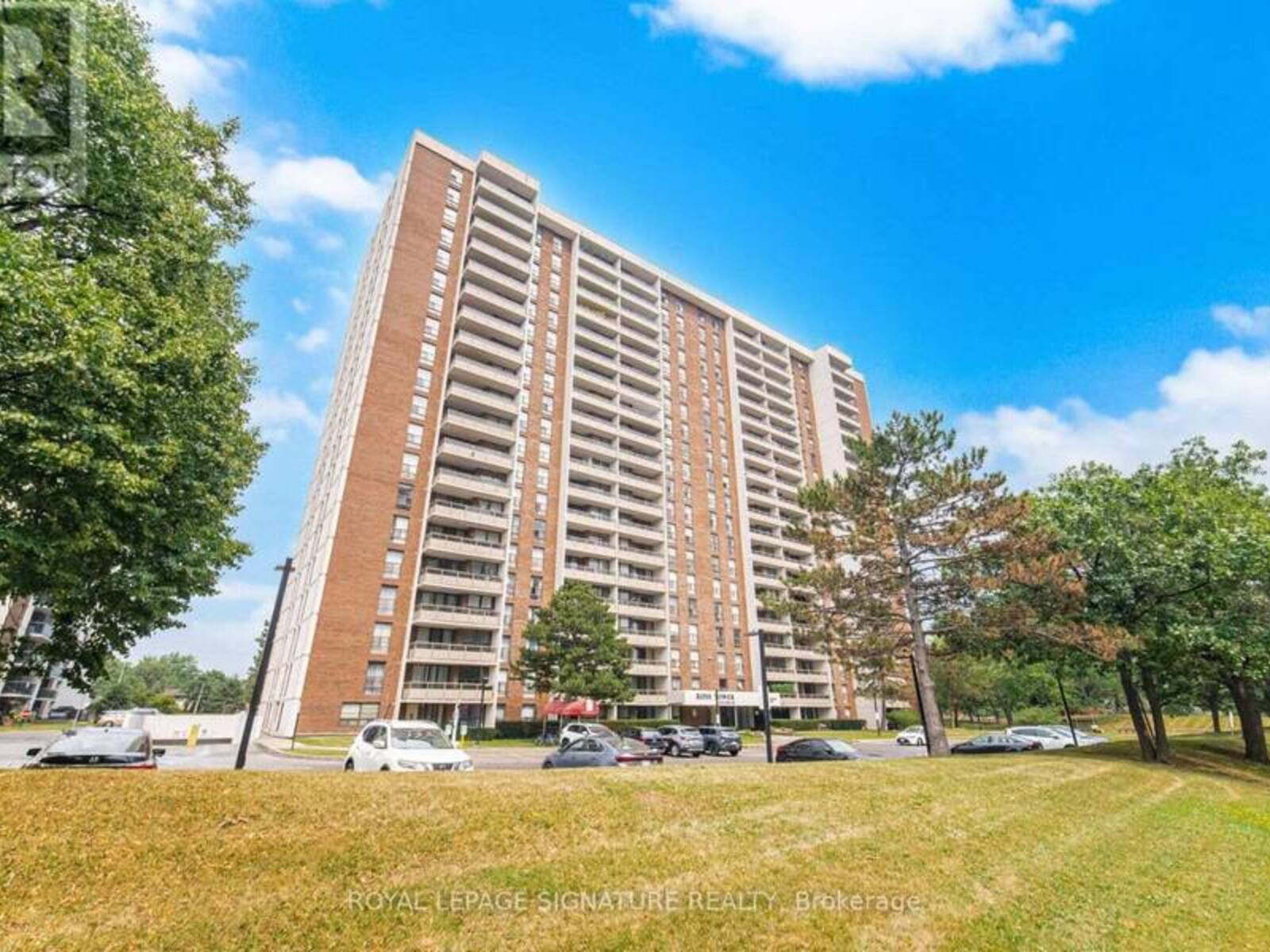 303 - 4 KINGS CROSS ROAD, Brampton, Ontario L6T 3X8