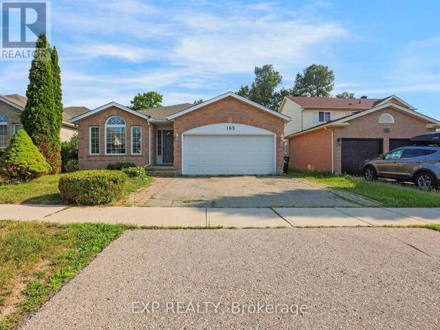 163 DAIMLER DRIVE Kitchener Ontario, N2A 4C7 - 4 Bedrooms Home For Sale