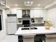 39 LAIDLAW DRIVE | Barrie Ontario | Slide Image Four