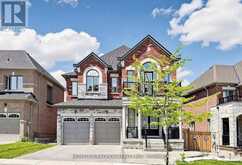 62 PEAR BLOSSOM WAY | East Gwillimbury Ontario | Slide Image Two