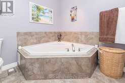 102 WILLOW LANE | Grimsby Ontario | Slide Image Thirty