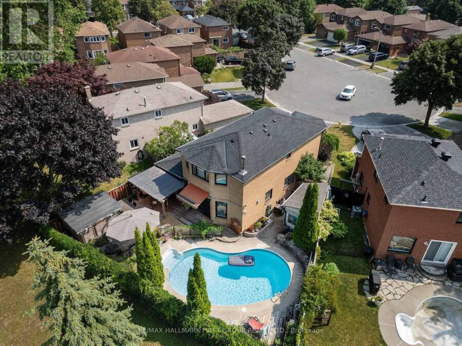 11 BOWERS COURT, Ajax, Ontario L1T 2L6