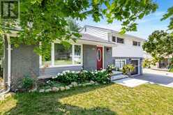 11 CASTLE DRIVE | Barrie Ontario | Slide Image Two