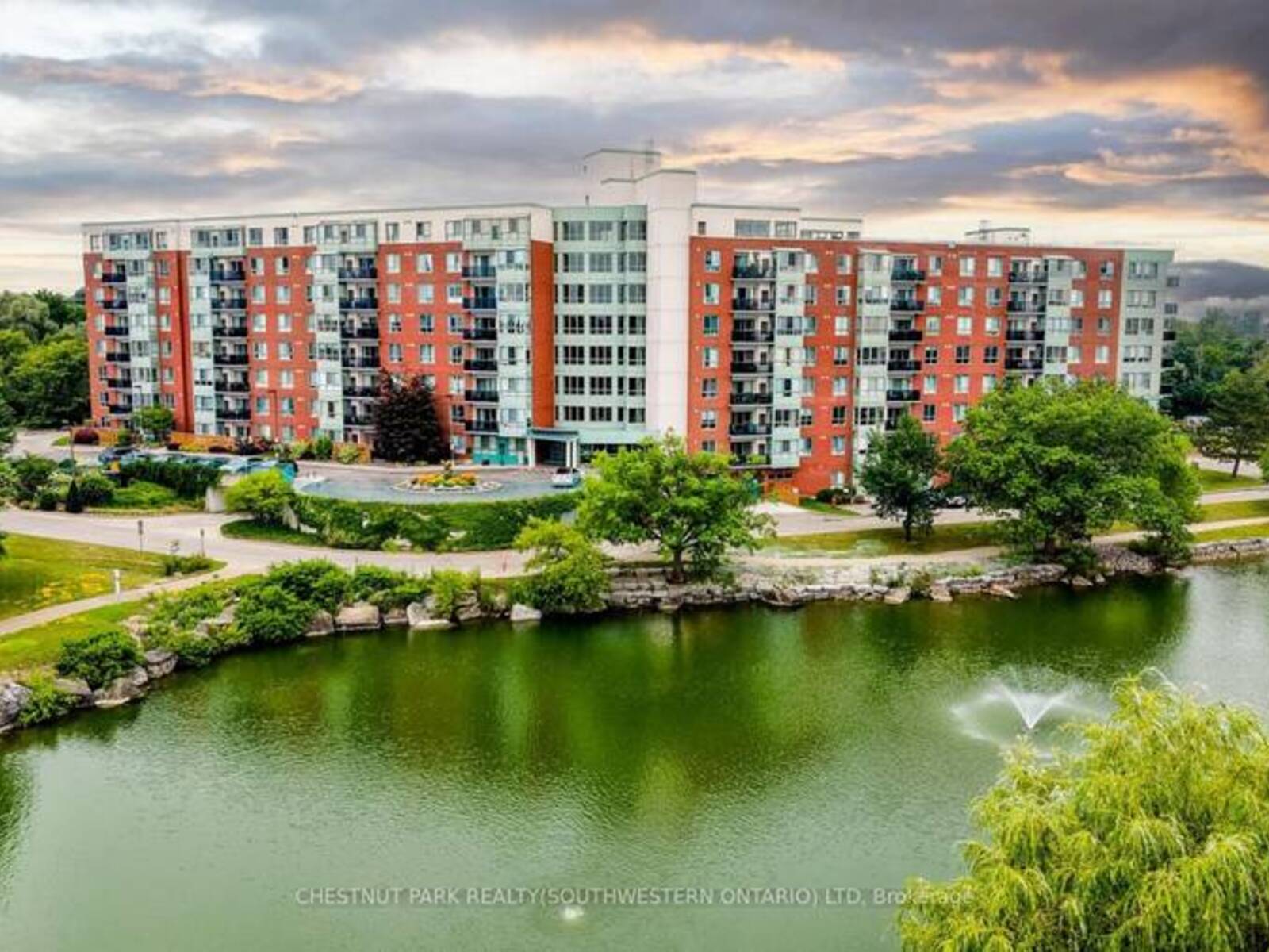 PH14 - 30 BLUE SPRINGS DRIVE, Waterloo, Ontario N2J 4T2