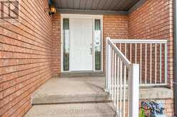 98 SAHARA TRAIL | Brampton Ontario | Slide Image Four