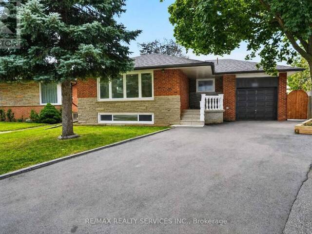 18 SPENCELY COURT Toronto Ontario, M9P 1N5 - 5 Bedrooms Home For Sale