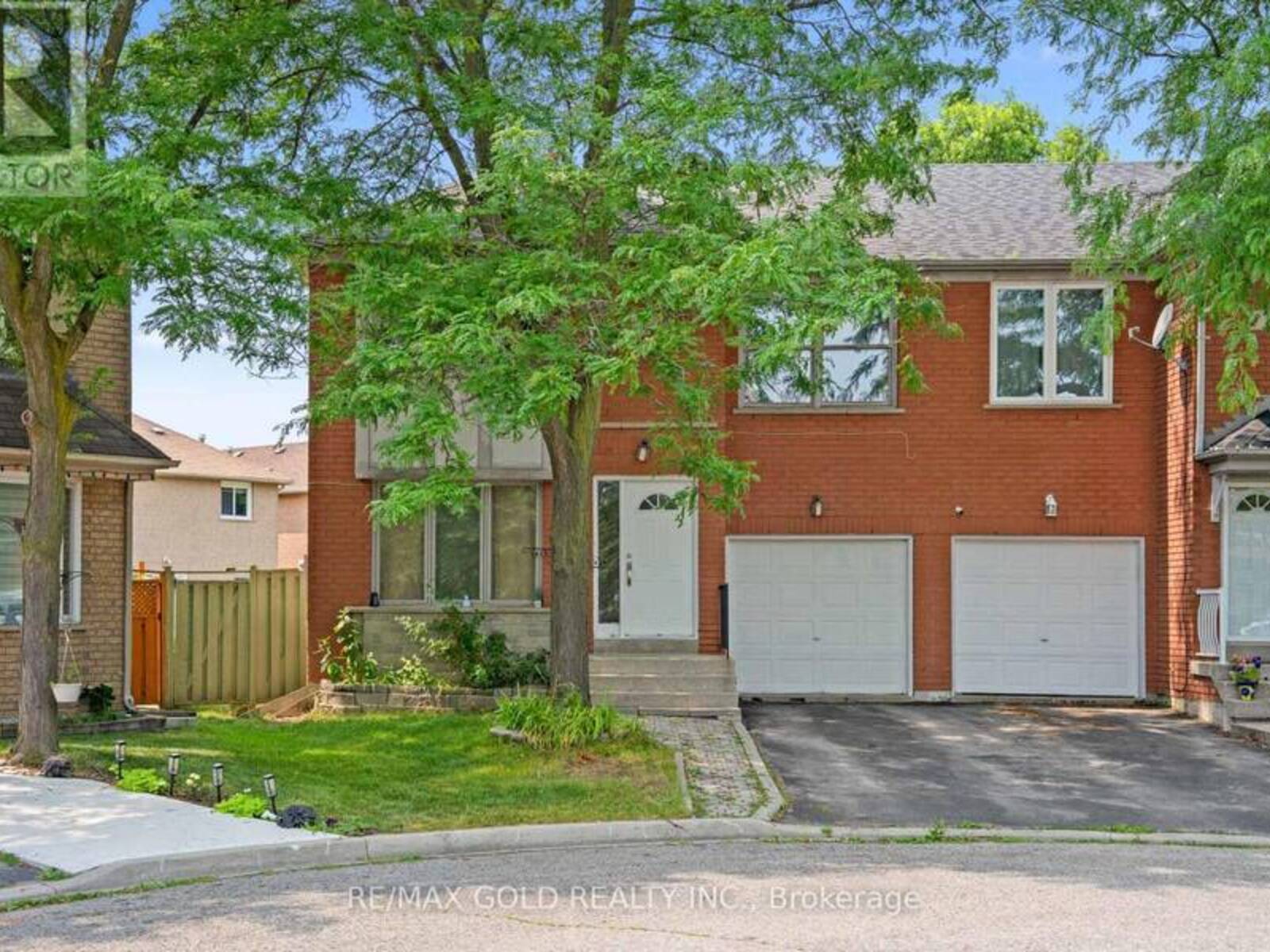 27 LOFTY PINES PLACE, Brampton, Ontario L6R 1K6