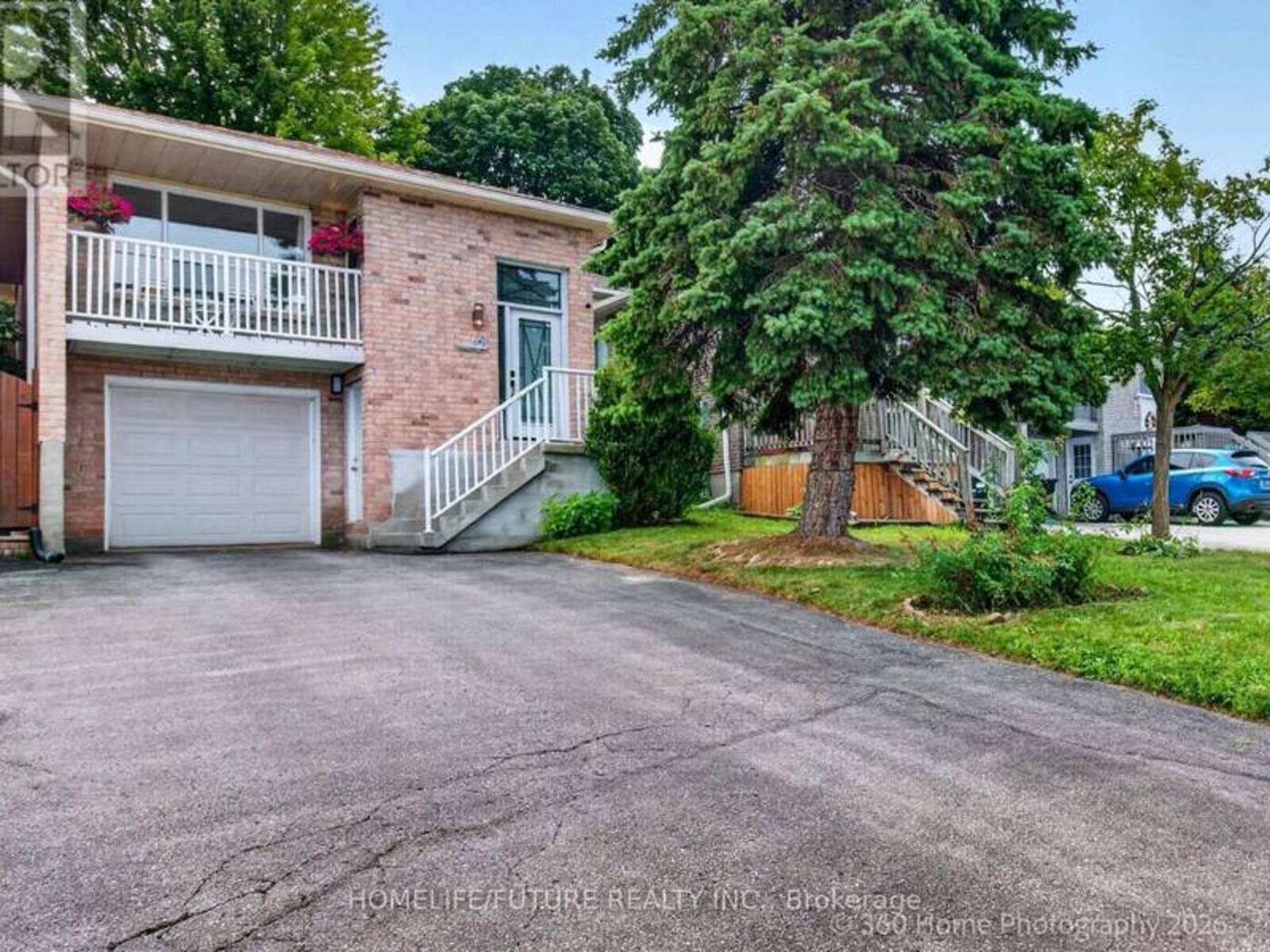61 TURNER COURT, Bradford West Gwillimbury, Ontario L3Z 2W7