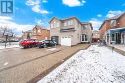 28 MOUNT FUJI CRESCENT | Brampton Ontario | Slide Image Three