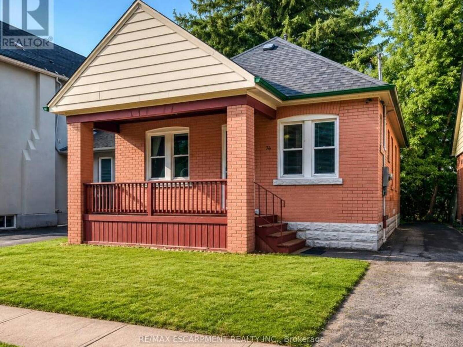 74 ROYAL AVENUE, Hamilton, Ontario L8S 2C5