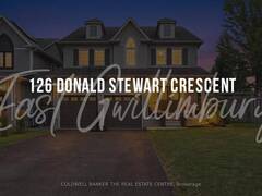 126 DONALD STEWART CRESCENT East Gwillimbury Ontario, L0G 1M0