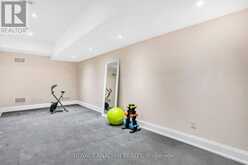15 GLENVIEW HEIGHTS LANE | Newmarket Ontario | Slide Image Thirty-eight