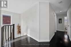 32 AMBERWING LANDING | Bradford West Gwillimbury Ontario | Slide Image Nineteen