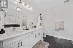 32 AMBERWING LANDING | Bradford West Gwillimbury Ontario | Slide Image Twenty-three