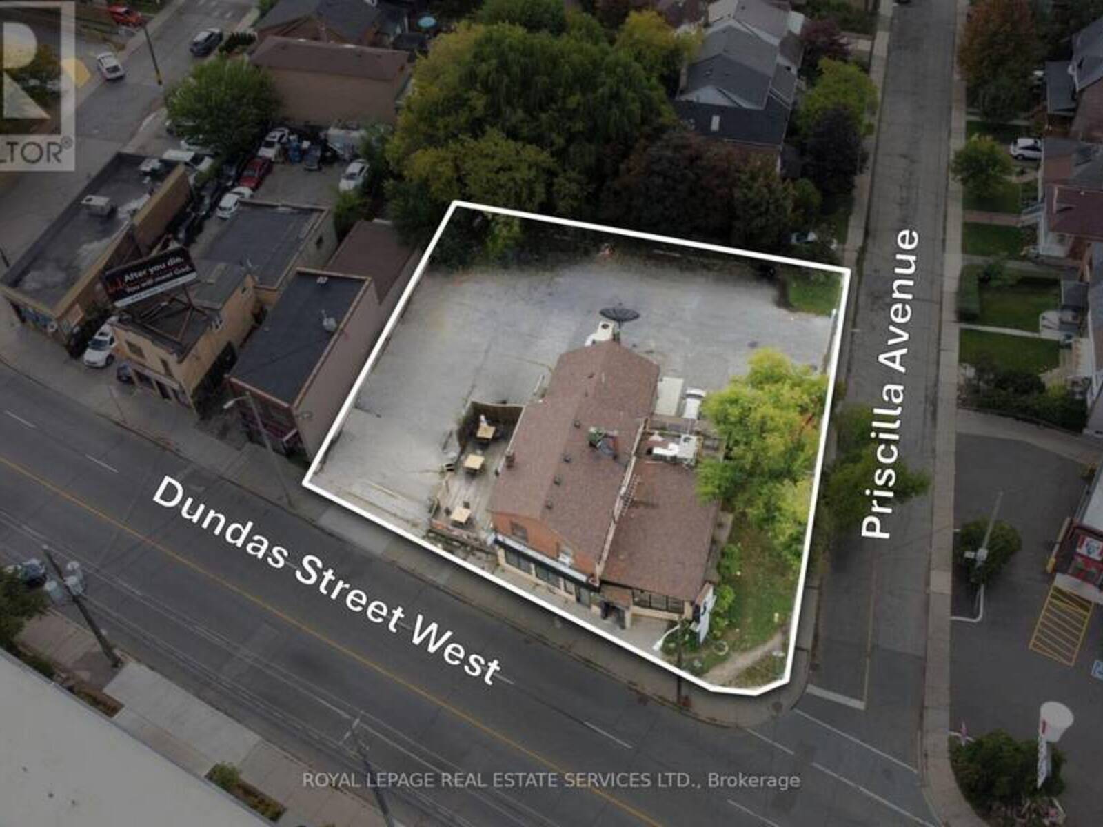 3513 DUNDAS STREET W, Toronto, Ontario M6S 2S6