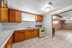 20 LINTHURST AVENUE | Toronto Ontario | Slide Image Thirty