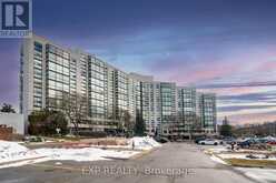 404 - 30 HARDING BOULEVARD W | Richmond Hill Ontario | Slide Image Four