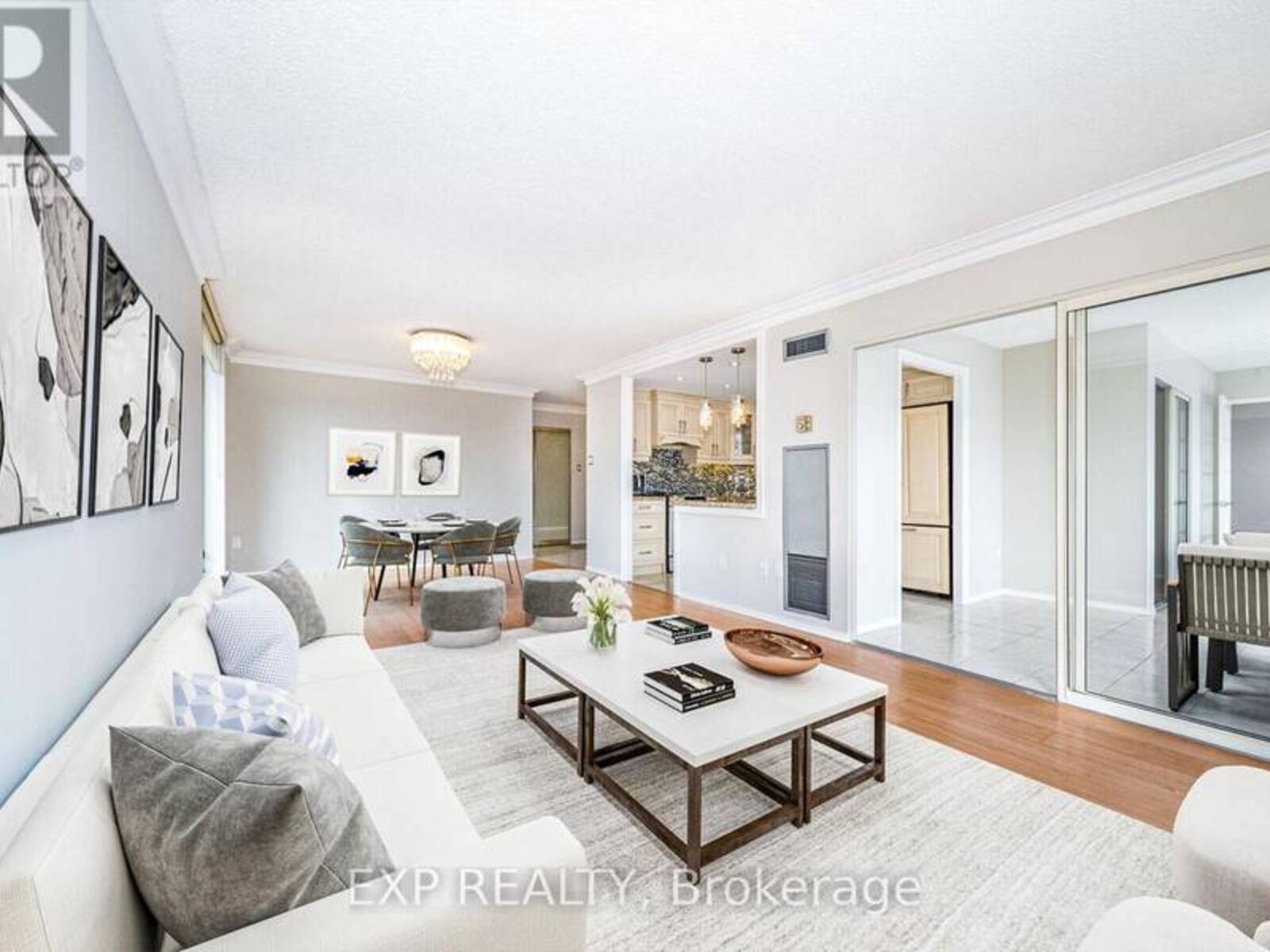 404 - 30 HARDING BOULEVARD W, Richmond Hill, Ontario L4C 9M3