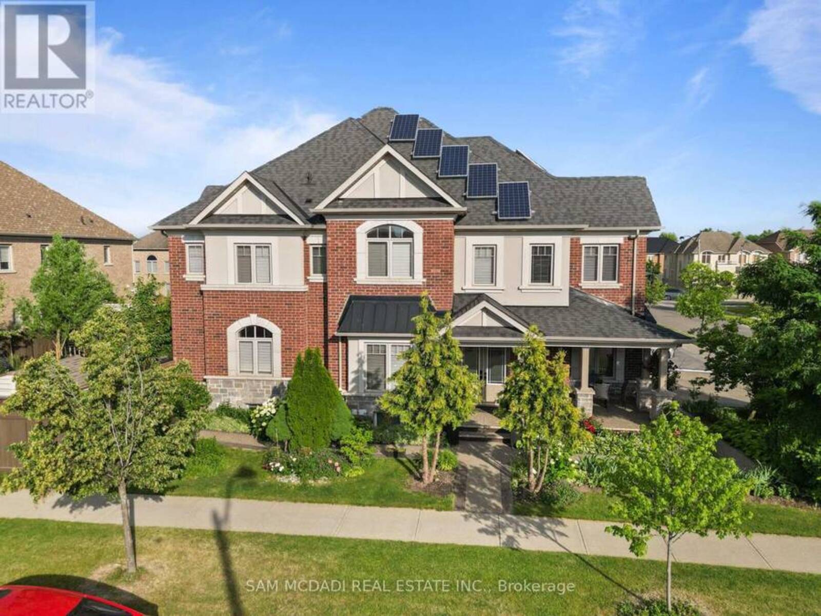 2 BAKERSFIELD ROAD, Brampton, Ontario L6P 2Z3