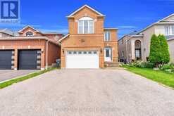 847 STONEBRIDGE AVENUE | Mississauga Ontario | Slide Image Two
