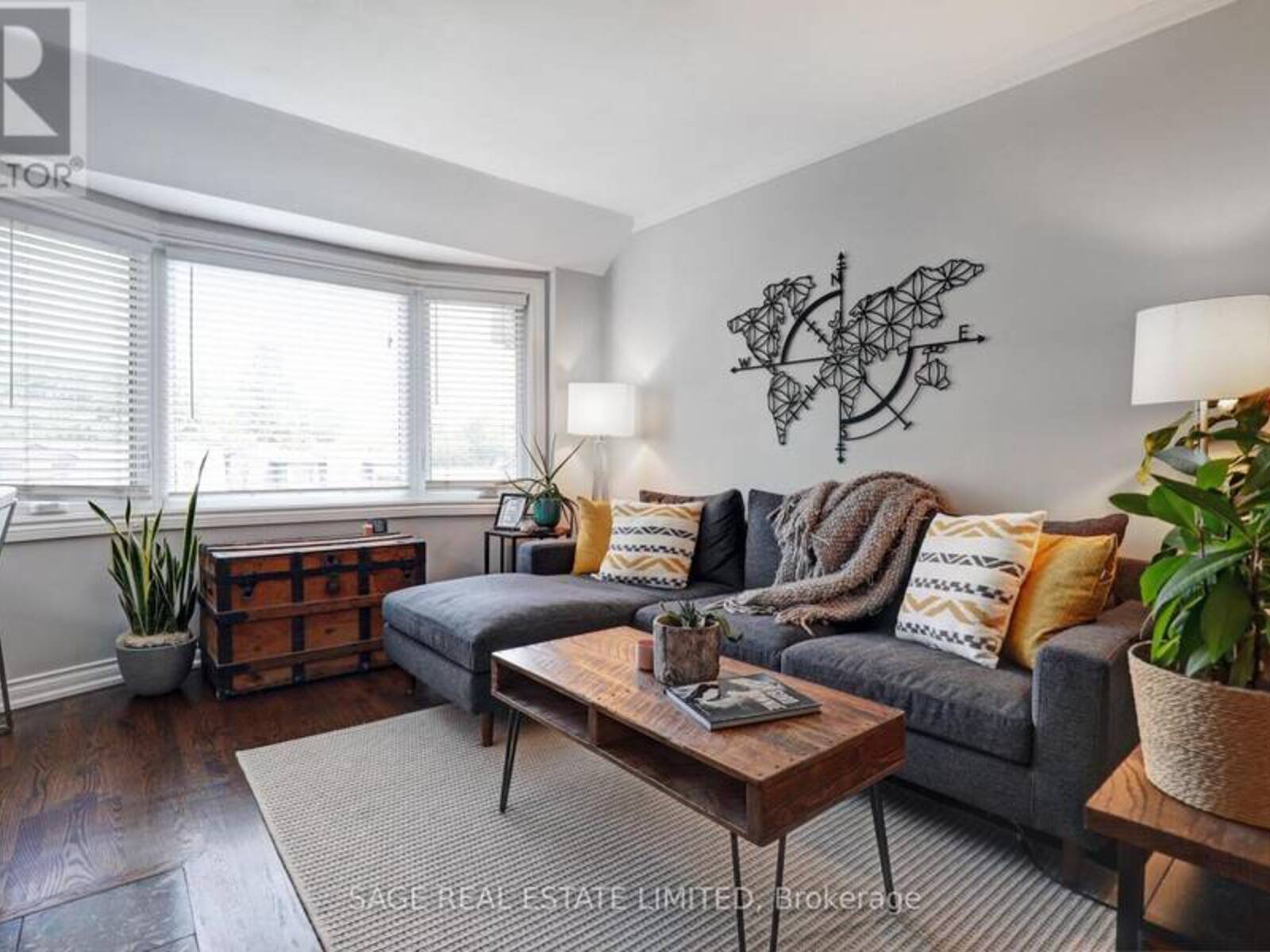 301 - 60 KIPPENDAVIE AVENUE, Toronto, Ontario M4L 3R5