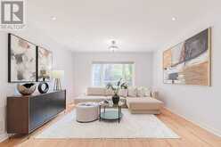 42 BOXWOOD CRESCENT | Markham Ontario | Slide Image Eight