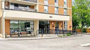 8 - 180 DUDLEY AVENUE | Markham Ontario | Slide Image Four