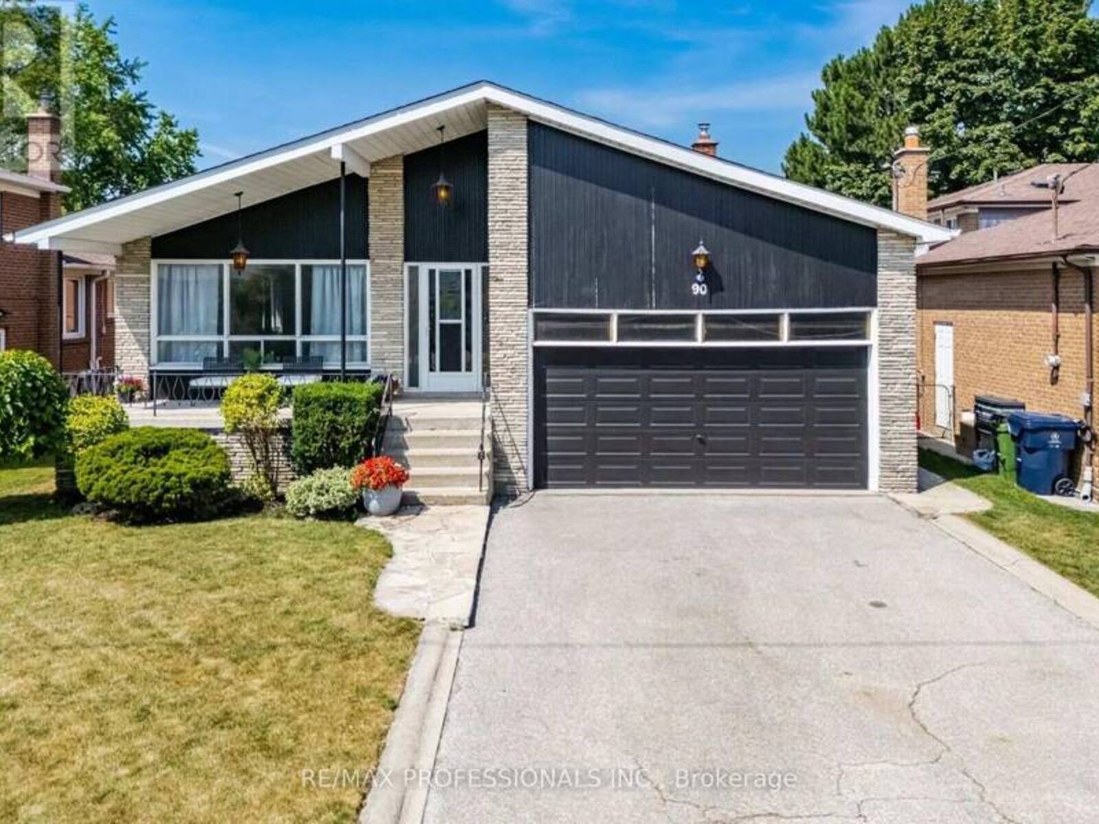 90 PECKHAM AVENUE, Toronto, Ontario M2R 2V5