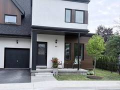 44 RUBY CRESCENT Orillia Ontario, L3V 8M3