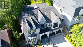 9 CALDERON CRESCENT | Toronto Ontario | Slide Image Three