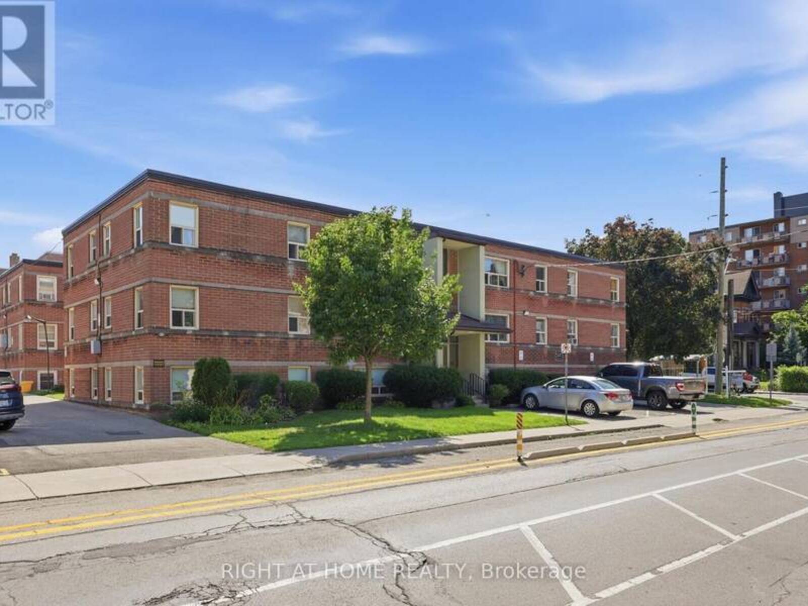 11 - 223 MACNAB STREET S, Hamilton, Ontario L8P 3C9
