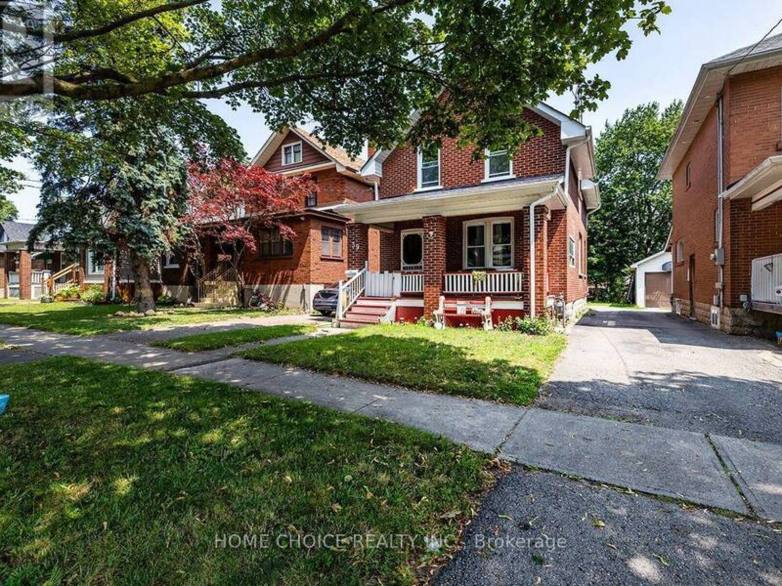 39 BURK STREET, Oshawa, Ontario L1J 4C1