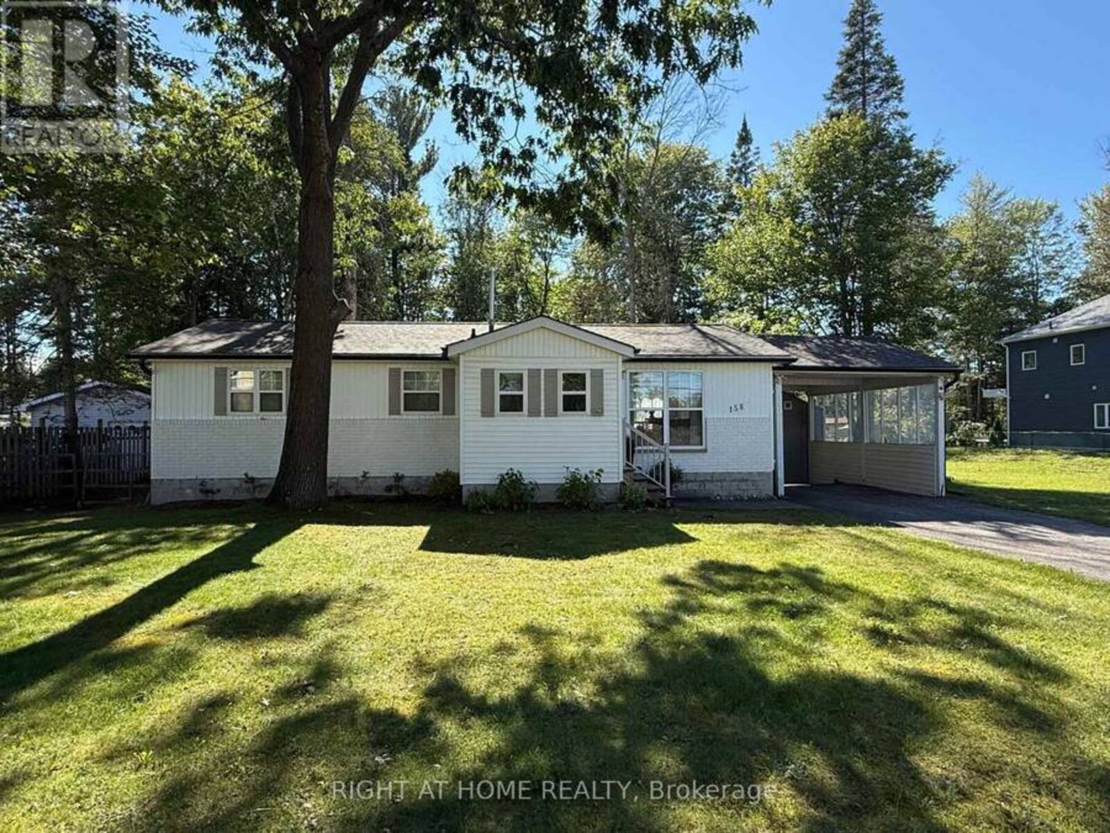 158 ZOO PARK ROAD, Wasaga Beach, Ontario L9Z 2P2
