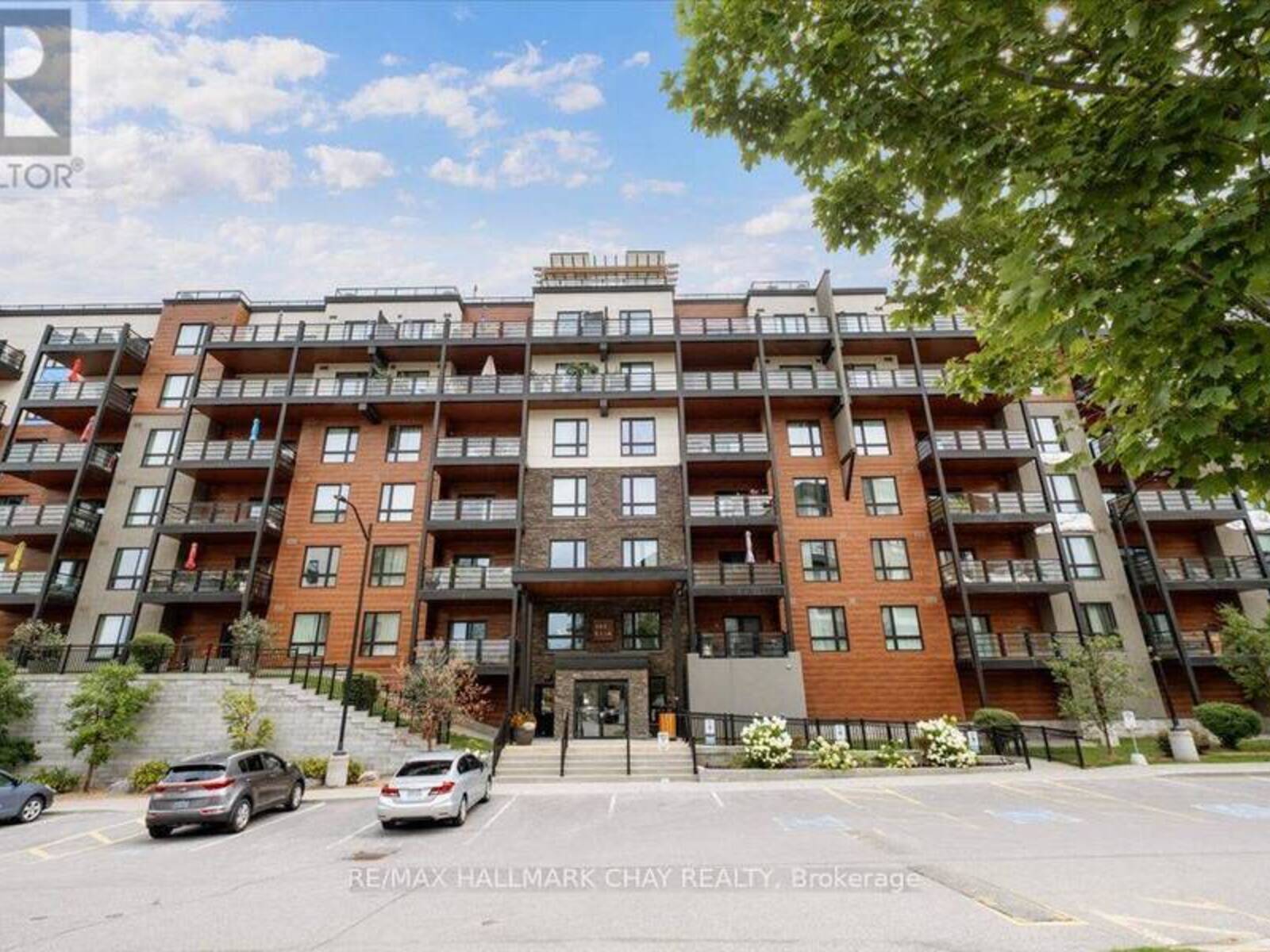 203 - 302 ESSA ROAD, Barrie, Ontario L9J 0H3