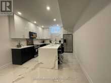 129 LAKELAND CRESCENT | Richmond Hill Ontario | Slide Image Thirteen