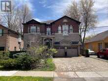 129 LAKELAND CRESCENT | Richmond Hill Ontario | Slide Image Three