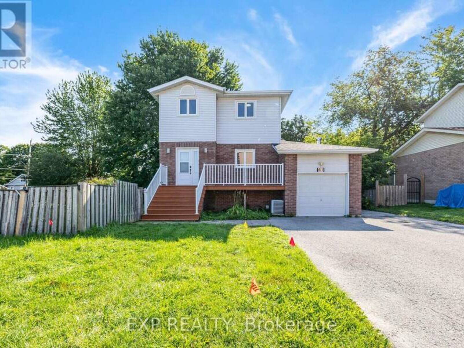 41 HODGINS AVENUE, Georgina, Ontario L4P 3N1