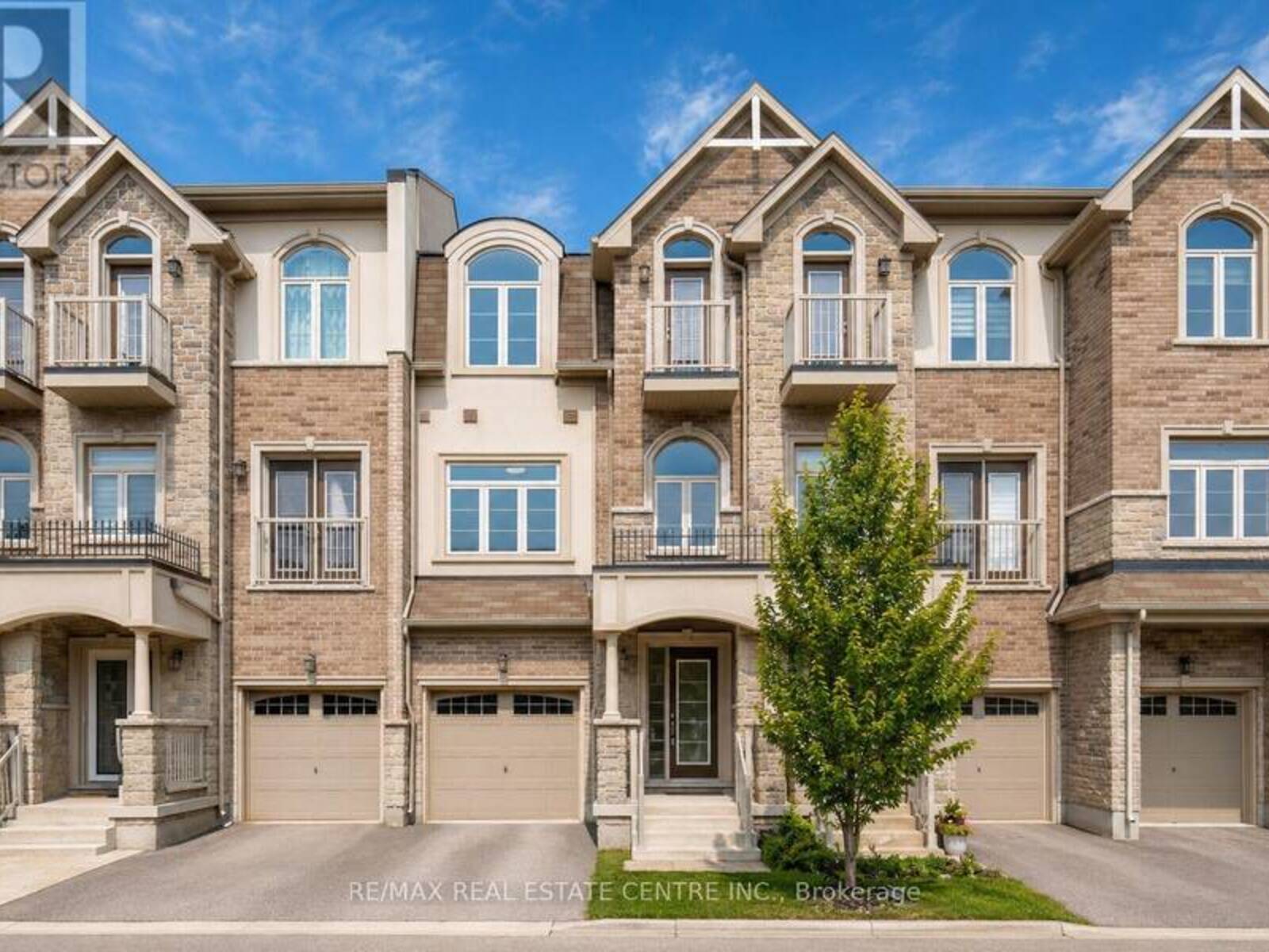 137 BORERS CREEK CIRCLE, Hamilton, Ontario L8B 1W3