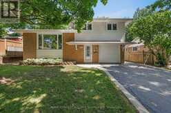 18 OSBORNE CRESCENT | Oakville Ontario | Slide Image One