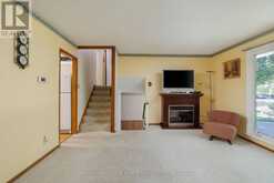 18 OSBORNE CRESCENT | Oakville Ontario | Slide Image Seven