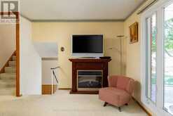 18 OSBORNE CRESCENT | Oakville Ontario | Slide Image Nine