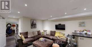 40 PINEMEADOW DRIVE | Hamilton Ontario | Slide Image Thirty