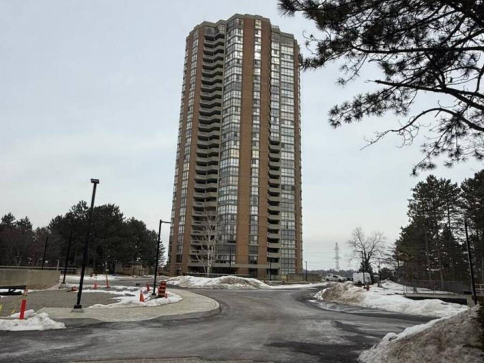 305 - 85 SKYMARK DRIVE, Toronto, Ontario M2H 3P2