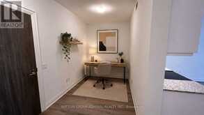 913 - 10 GATINEAU DRIVE | Vaughan Ontario | Slide Image Ten