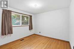 44 MCDONALD COURT | Hamilton Ontario | Slide Image Thirteen