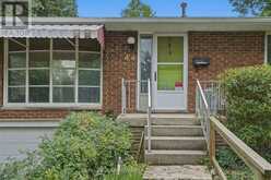 44 MCDONALD COURT | Hamilton Ontario | Slide Image Three