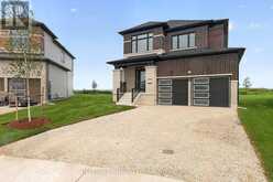 26 LEGACY CIRCLE | Wasaga Beach Ontario | Slide Image Three
